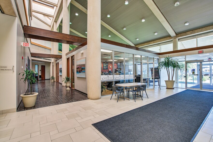 More Photos Of 200 S 10th St, McAllen Office For Lease