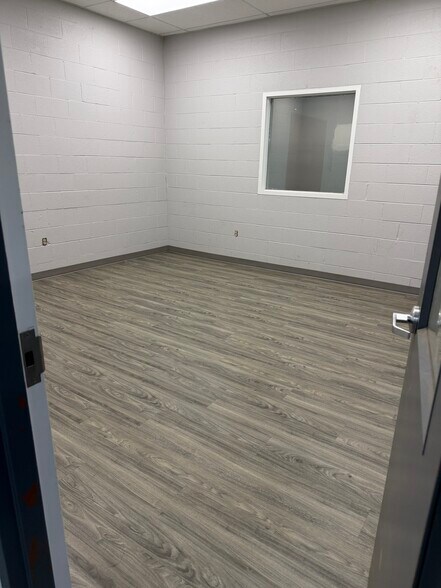 More Photos Of 550 Fillmore Ave, Tonawanda Light Distribution For Lease