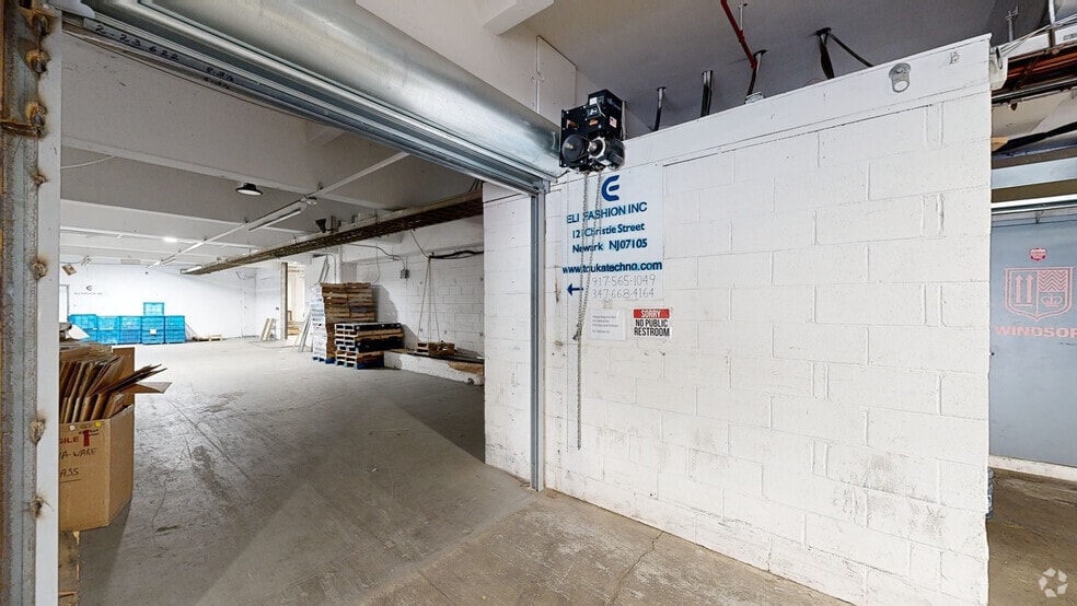 More Photos Of 397-447 Ferry St, Newark Unknown For Lease