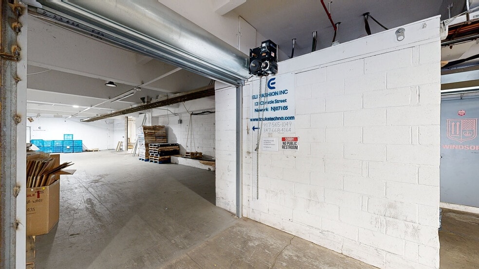 More Photos Of 397-447 Ferry St, Newark Unknown For Lease