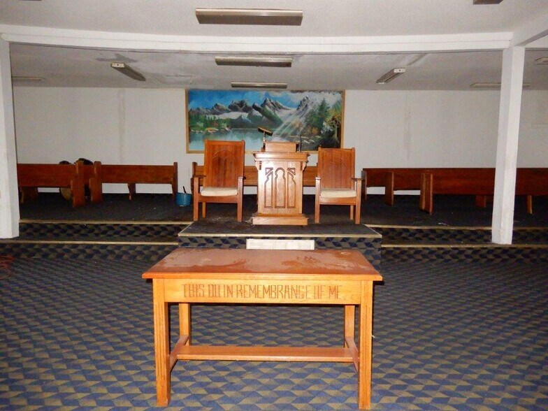 More Photos Of 7024 North Rd, North Religious Facility For Sale