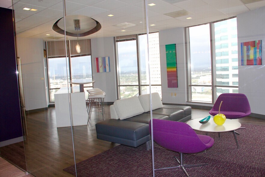 More Photos Of 100 N Tampa St, Tampa Office For Lease