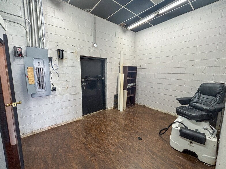 More Photos Of 227 Robertson Blvd, Walterboro Unknown For Lease