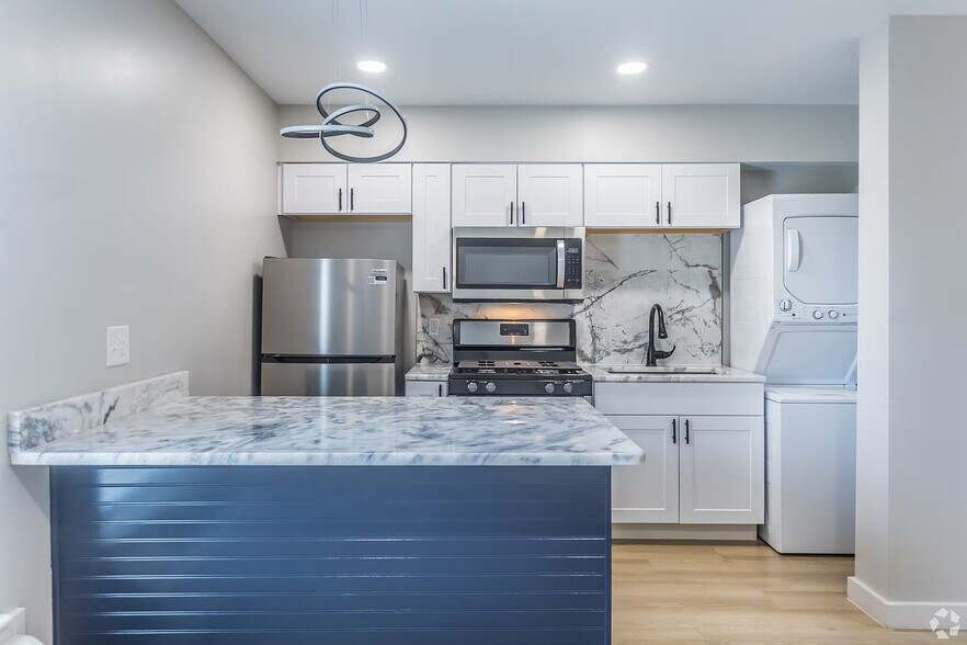 More Photos Of 1030 Poplar Ave, Memphis Apartments For Sale