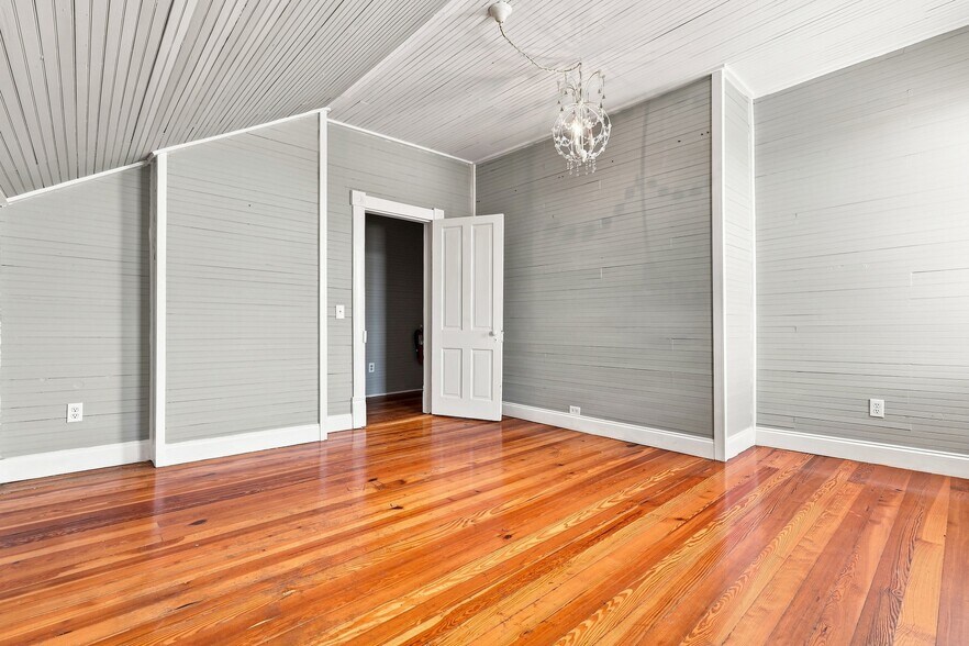 More Photos Of 339 W Main St, Easley Office For Sale