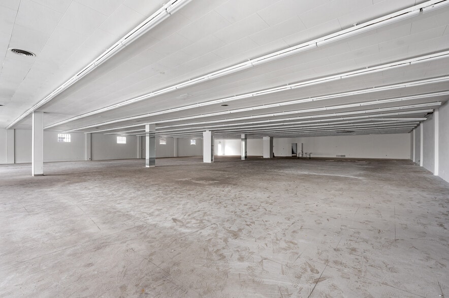 More Photos Of 733 Broadway, Chula Vista Storefront For Sale