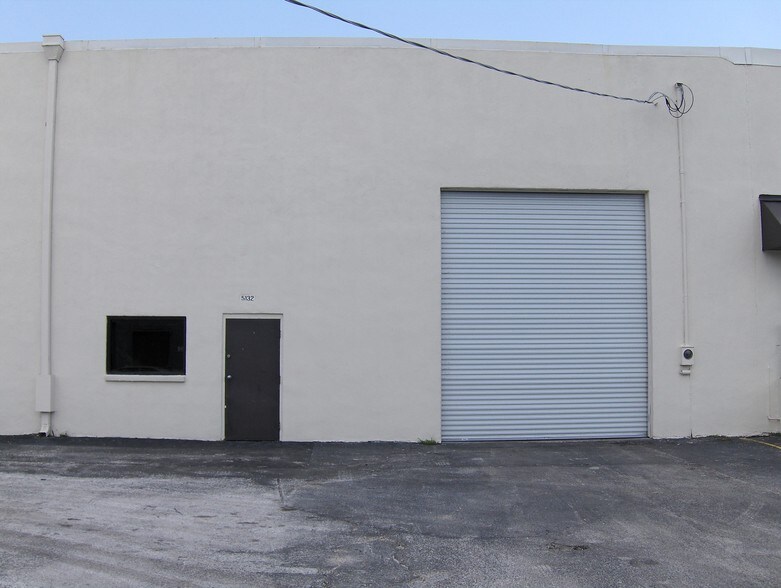 More Photos Of 5126-5136 W Idlewild Ave, Tampa Warehouse For Lease