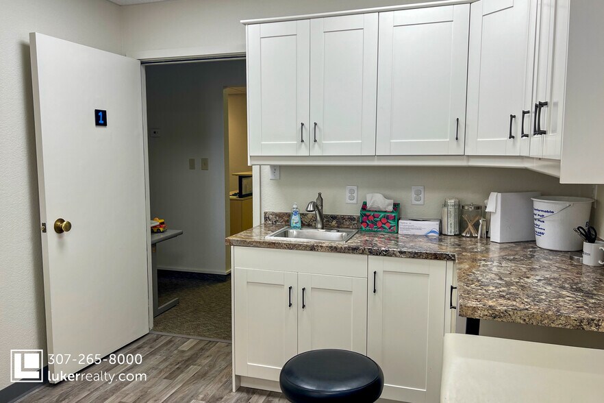More Photos Of 940 E 3rd St, Casper Medical For Sale