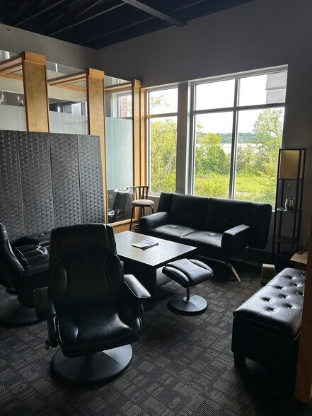 More Photos Of 2575 Willow Point Way, Knoxville Office For Lease
