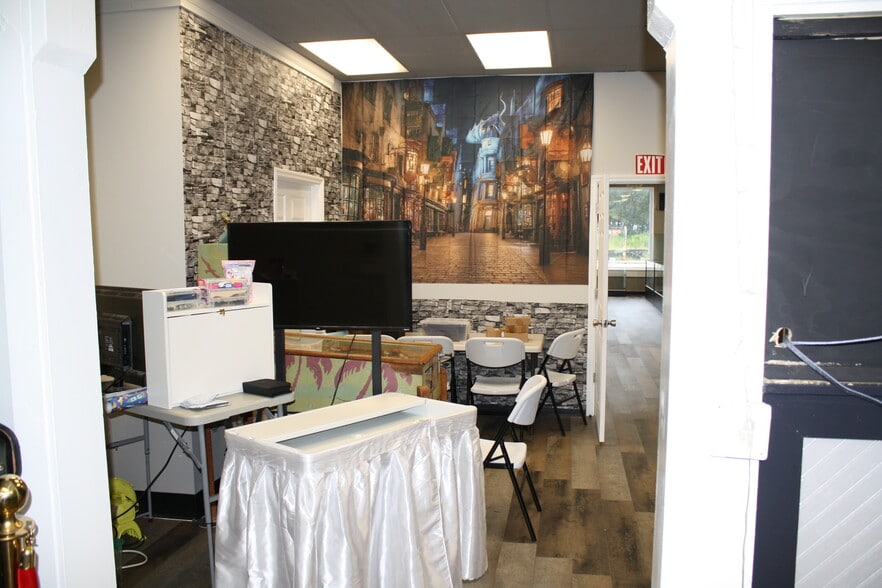 More Photos Of 1757 Savannah Hwy, Charleston General Retail For Lease