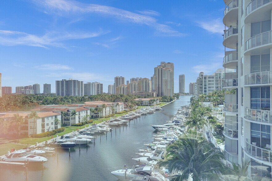 More Photos Of 18851 NE 29th Ave, Aventura Office For Lease