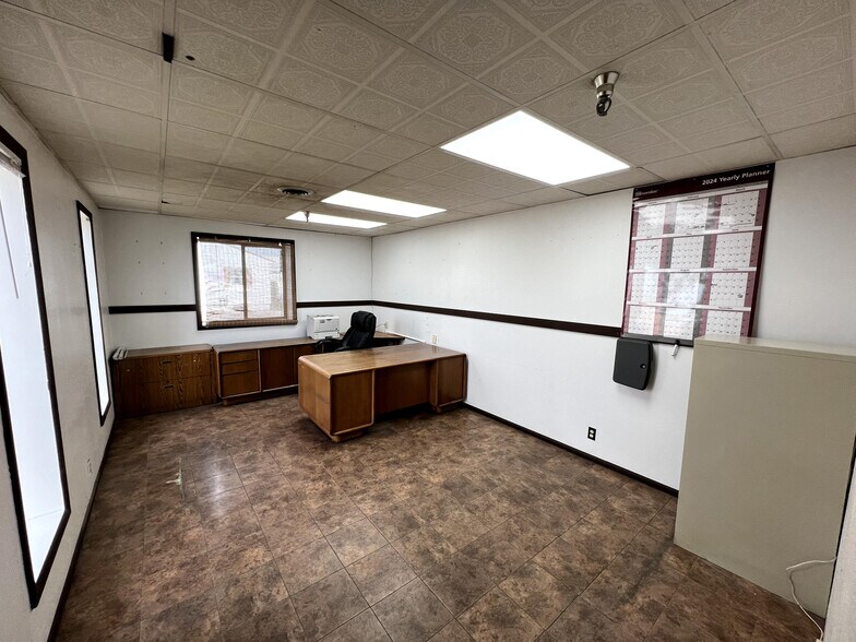 More Photos Of 1994 Highland Ave E, Twin Falls Warehouse For Lease