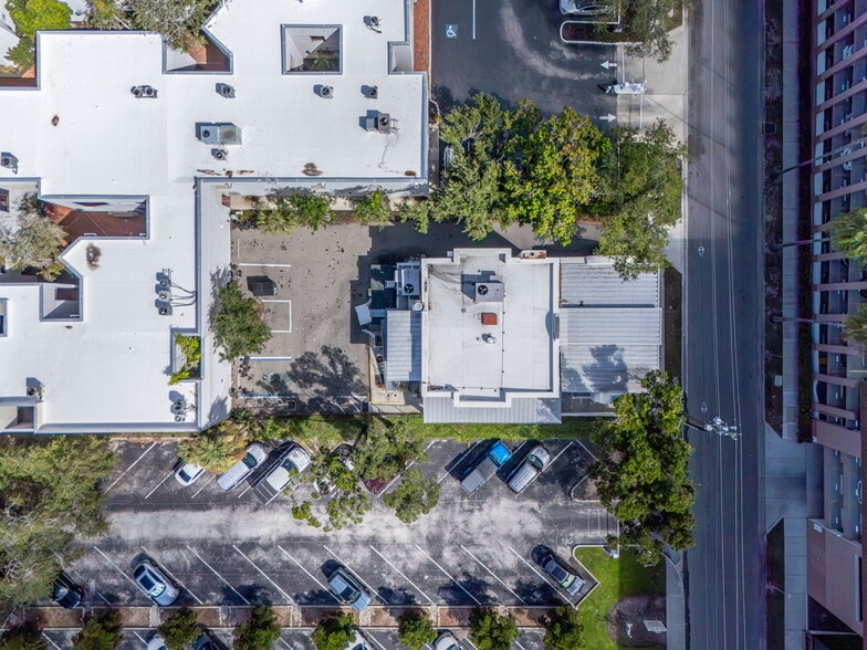 More Photos Of 27 Fletcher Ave, Sarasota Restaurant For Lease