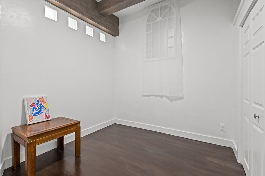 More Photos Of 116 Calverley St, Providence Storefront For Sale