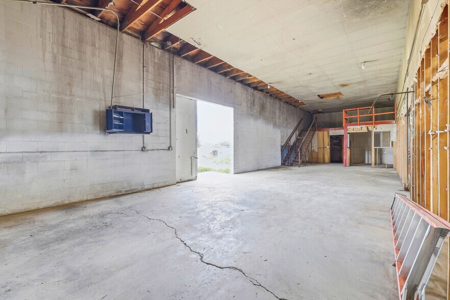 More Photos Of 2676 Van Giesen St, Richland Industrial For Sale