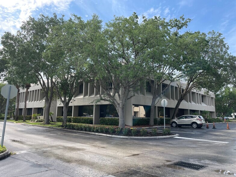 More Photos Of 9200 Bonita Beach Rd, Bonita Springs Coworking Space