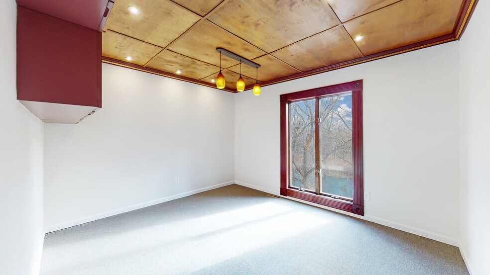 More Photos Of 220 Silver Lake Rd, Dingmans Ferry Office For Sale