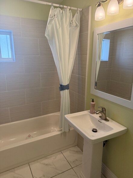 More Photos Of 1610 E Sahara Ave, Las Vegas Freestanding For Sale