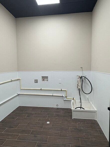 More Photos Of 4041 S Custer Rd, McKinney Storefront Retail Residential For Sale