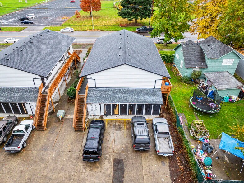 More Photos Of 947 7th Ave, Longview Apartments For Sale