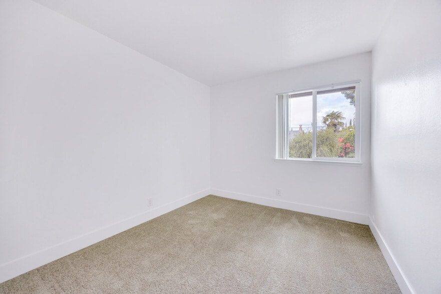 More Photos Of 1700 E Tabor Ave, Fairfield Apartments For Sale