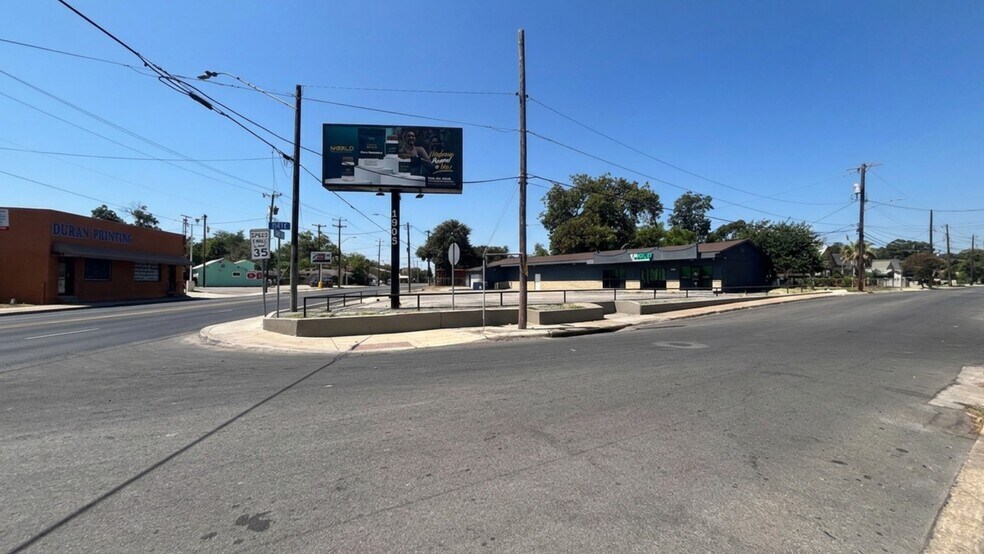 More Photos Of 1905 Nogalitos St, San Antonio Freestanding For Lease