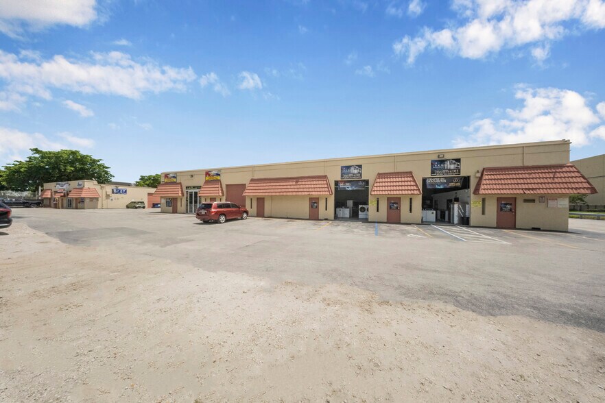 More Photos Of 10890 SW 186th St, Miami Warehouse For Lease