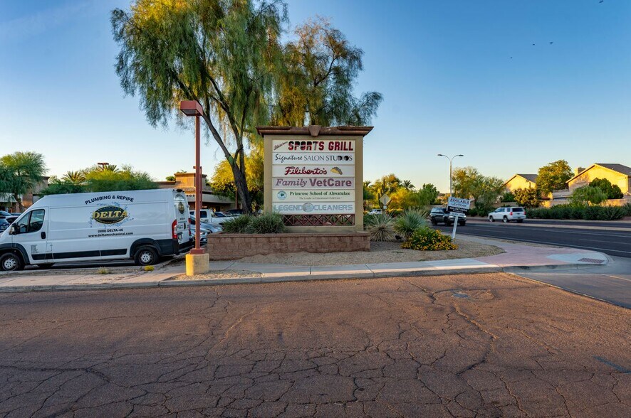 More Photos Of 15410 S Mountain Pky, Phoenix Storefront For Lease