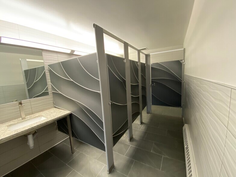 More Photos Of 2260 S Xanadu Way, Aurora Office For Lease