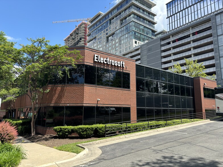 Primary Photo Of 1893 Metro Center Dr, Reston Office For Lease