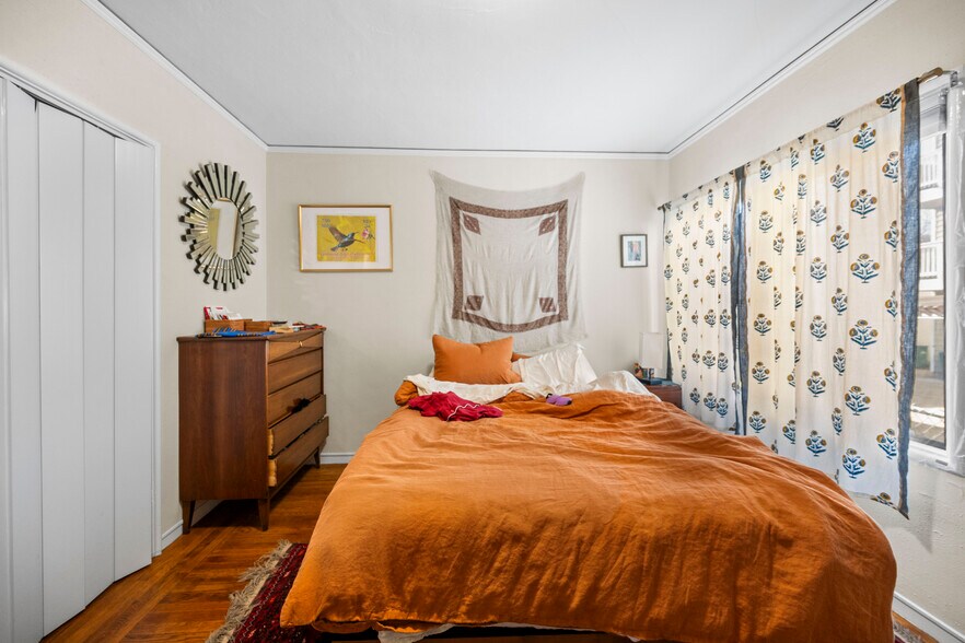 More Photos Of 367 41st St, Oakland Multifamily For Sale