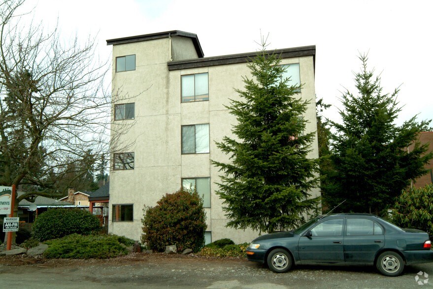 More Photos Of 712 N 143rd St, Seattle Apartments For Sale