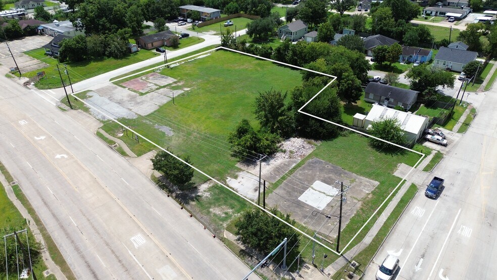 More Photos Of 3106 Highway 3, Dickinson Land For Sale