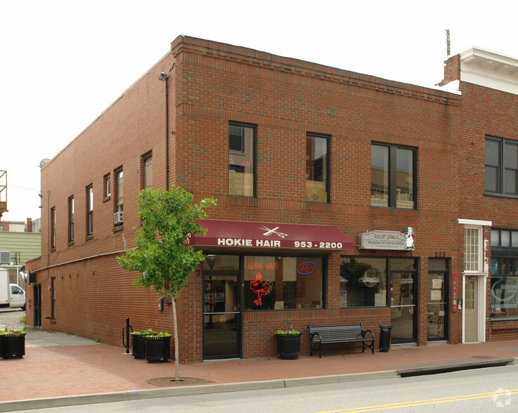 Primary Photo Of 217-323 N Main St, Blacksburg Storefront Retail Office For Lease