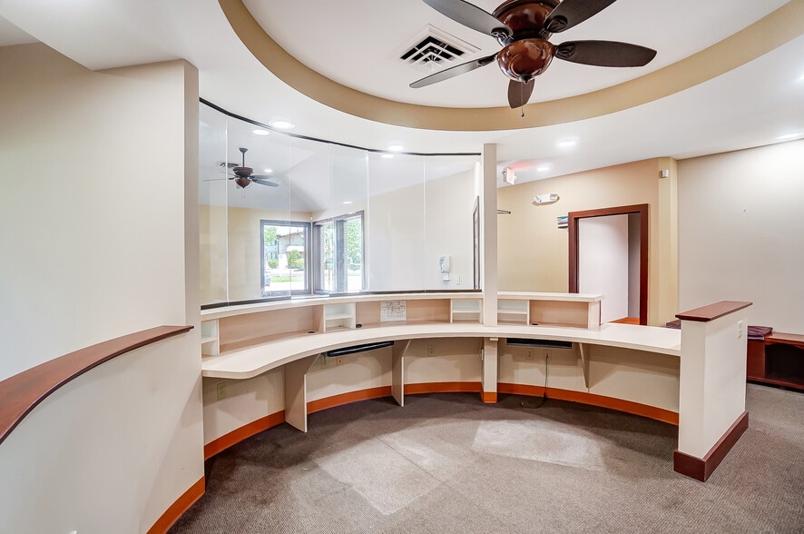 More Photos Of 3300 Philadelphia Dr, Dayton Medical For Sale