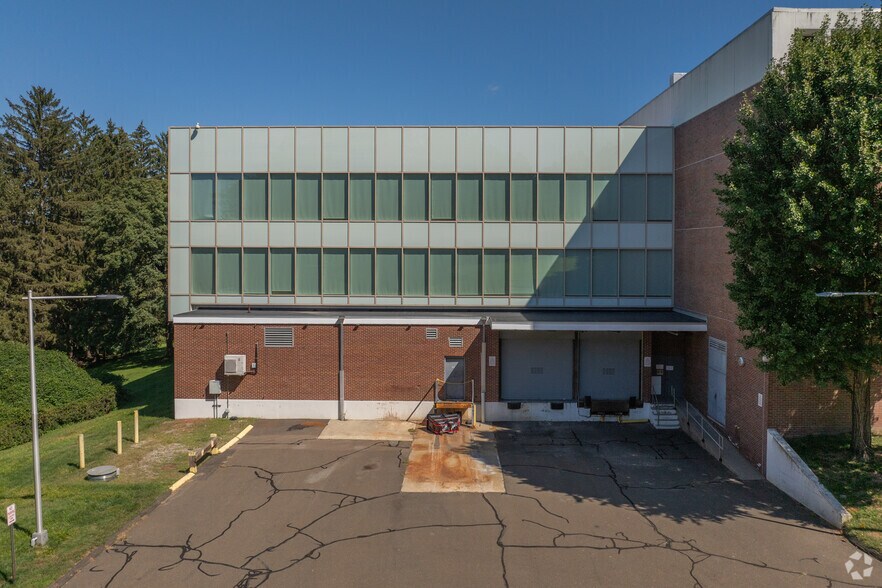 More Photos Of 120 Long Ridge Rd, Stamford Office For Lease