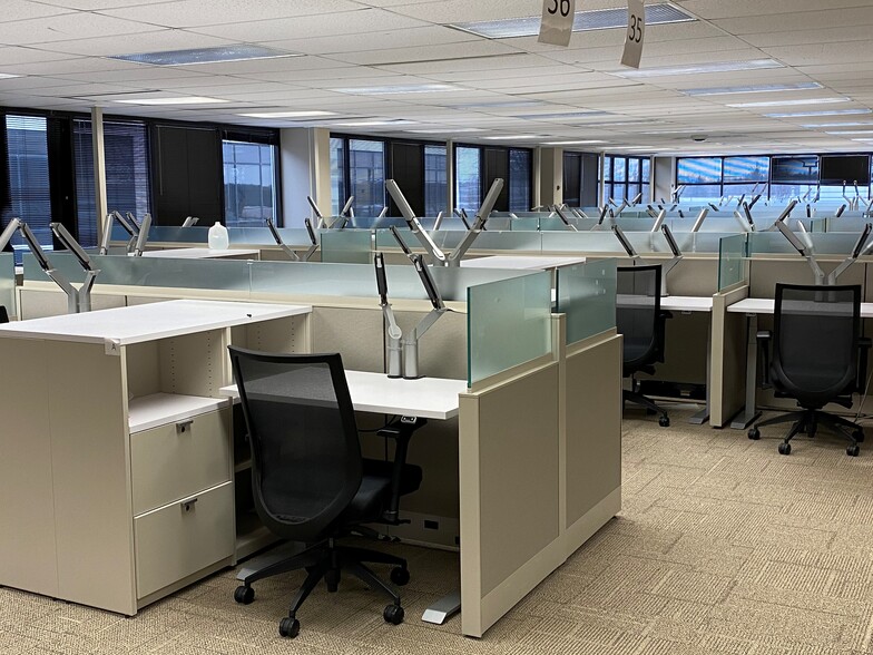 More Photos Of 3320 W Market St, Fairlawn Unknown For Lease