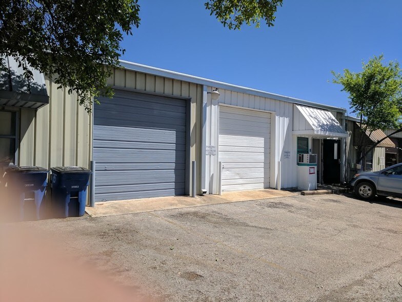 More Photos Of 2309-2311 Thornton Rd, Austin Warehouse For Lease