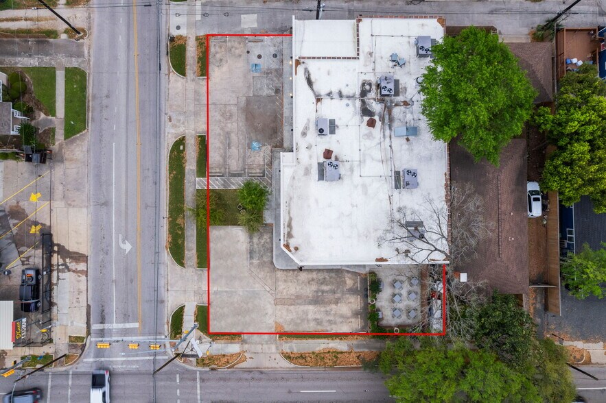 More Photos Of 1344 Yale St, Houston Restaurant For Sale