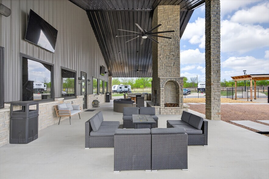 More Photos Of 9630 E US Highway 190, Rogers Trailer Camper Park For Sale