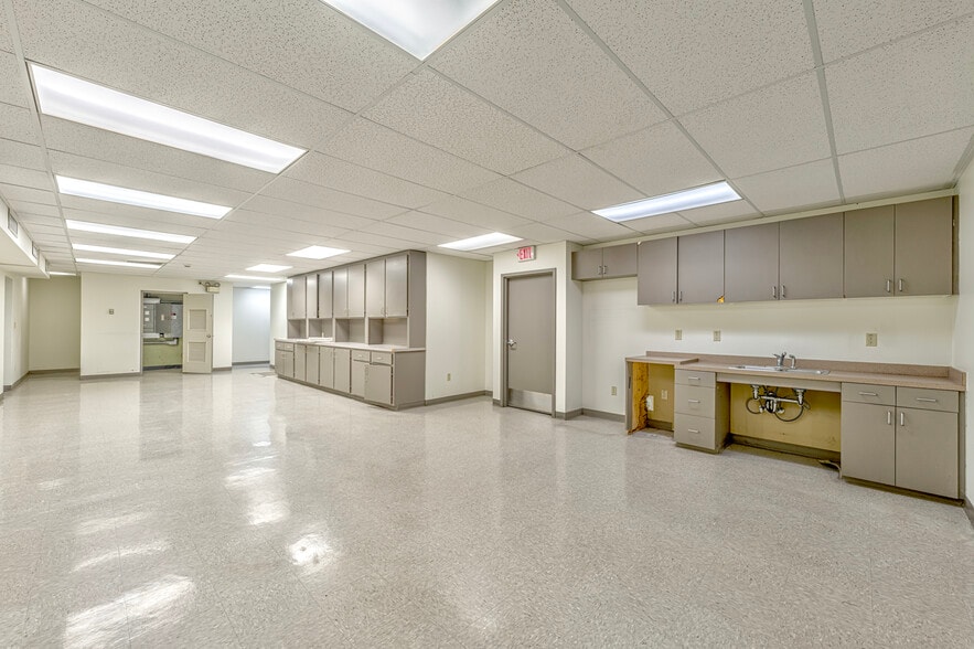 More Photos Of 5950 E Admiral Pl, Tulsa Lodge Meeting Hall For Sale