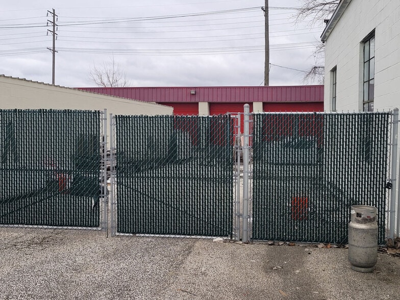 More Photos Of 23600 Lakeland Blvd, Euclid Warehouse For Lease