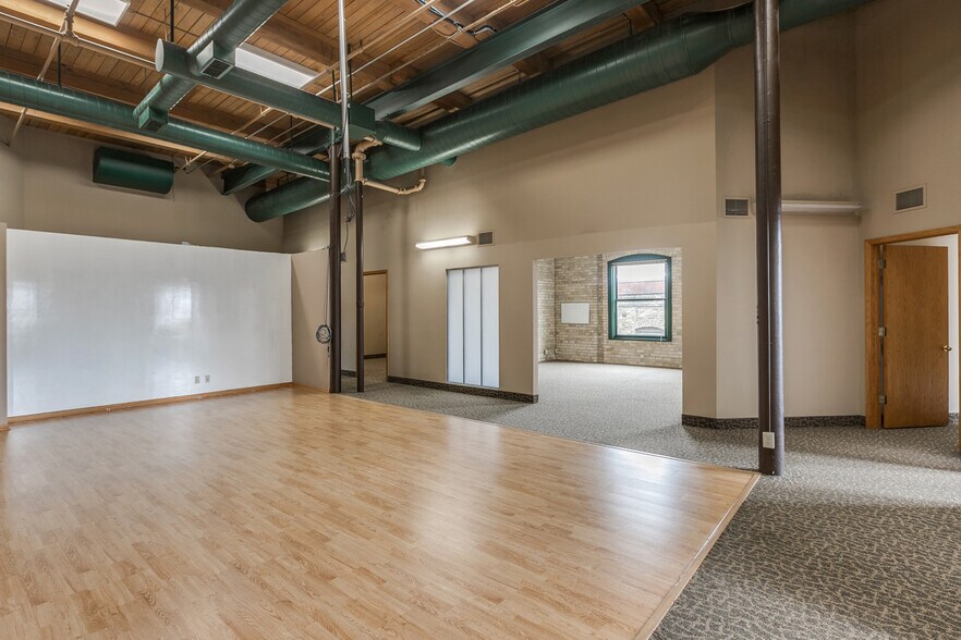 More Photos Of 413 Wacouta St, Saint Paul Office Residential For Lease