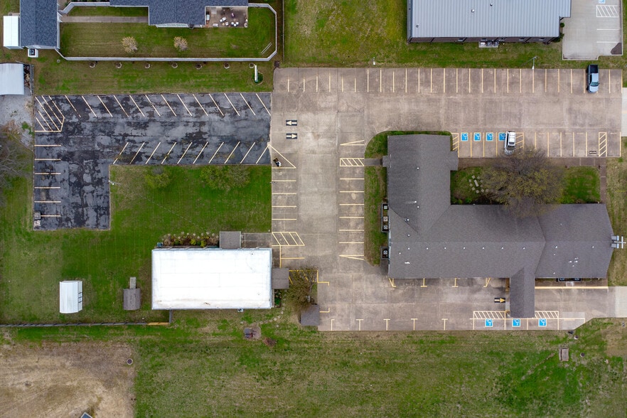 More Photos Of 2833 W Main St, Jenks Religious Facility For Sale