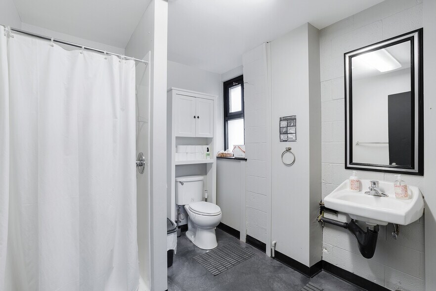 More Photos Of 2125 N Flint Ave, Portland Loft Creative Space For Lease