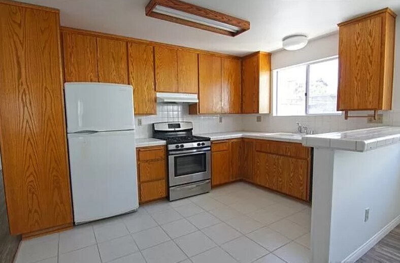 More Photos Of 3552 Front St, San Diego Apartments For Sale