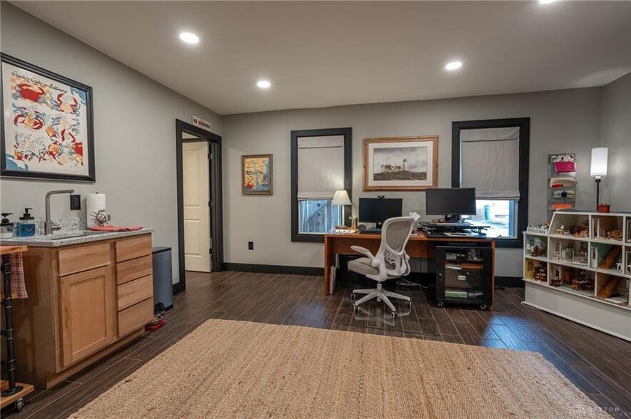 More Photos Of 324 Jones St, Dayton Office For Sale