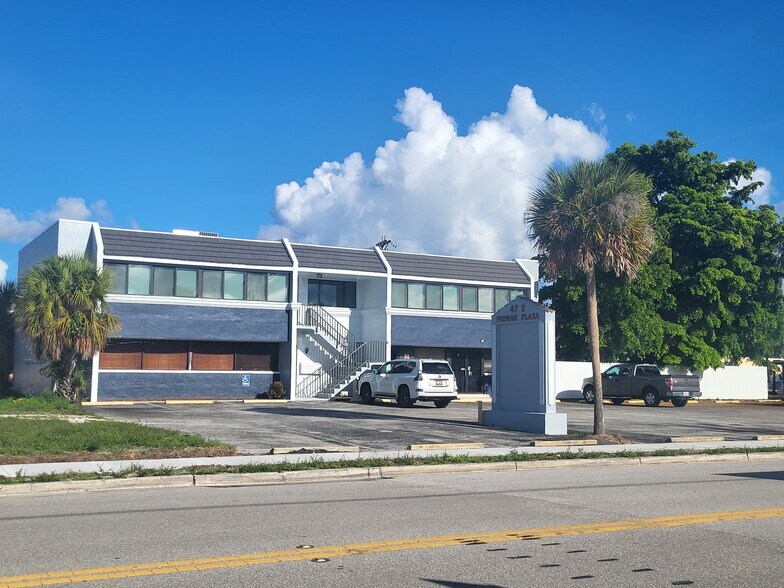More Photos Of 4712 SE 15th Ave, Cape Coral Office For Lease