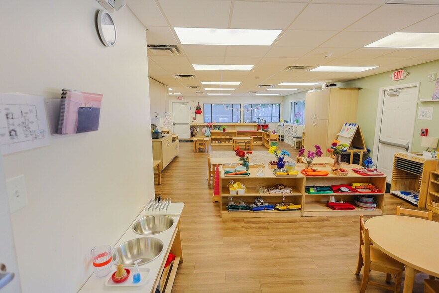 More Photos Of 2358 Shallowford Rd, Marietta Daycare Center For Sale