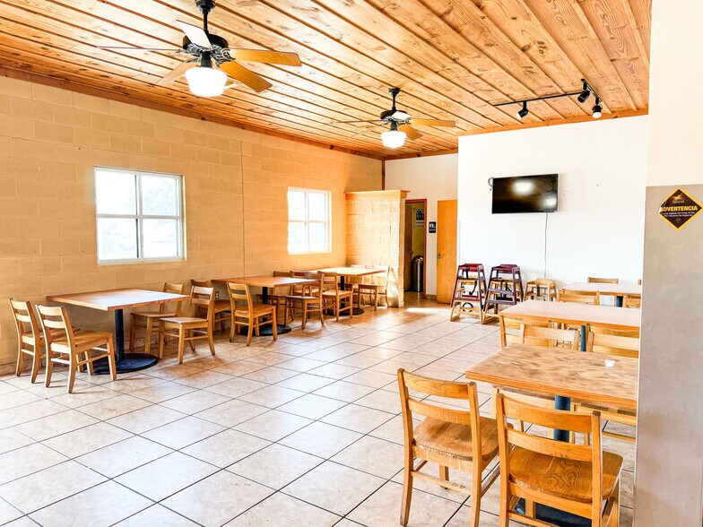 More Photos Of 115 E 8th St, Cisco Restaurant For Sale